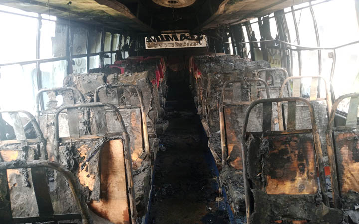 মাসিক ২০ হাজার টাকা চাঁদা না দেয়ায় বাস পুড়িয়ে দিল যুবদল নেতা